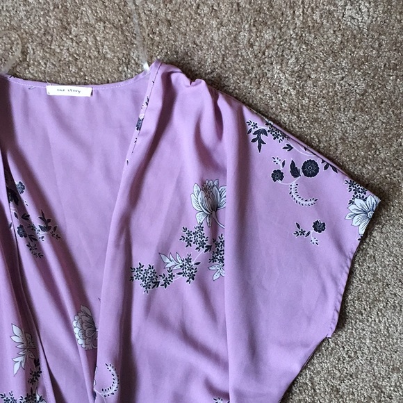 Tops - SOLD 🌸 Purple Floral Kimono 🌸